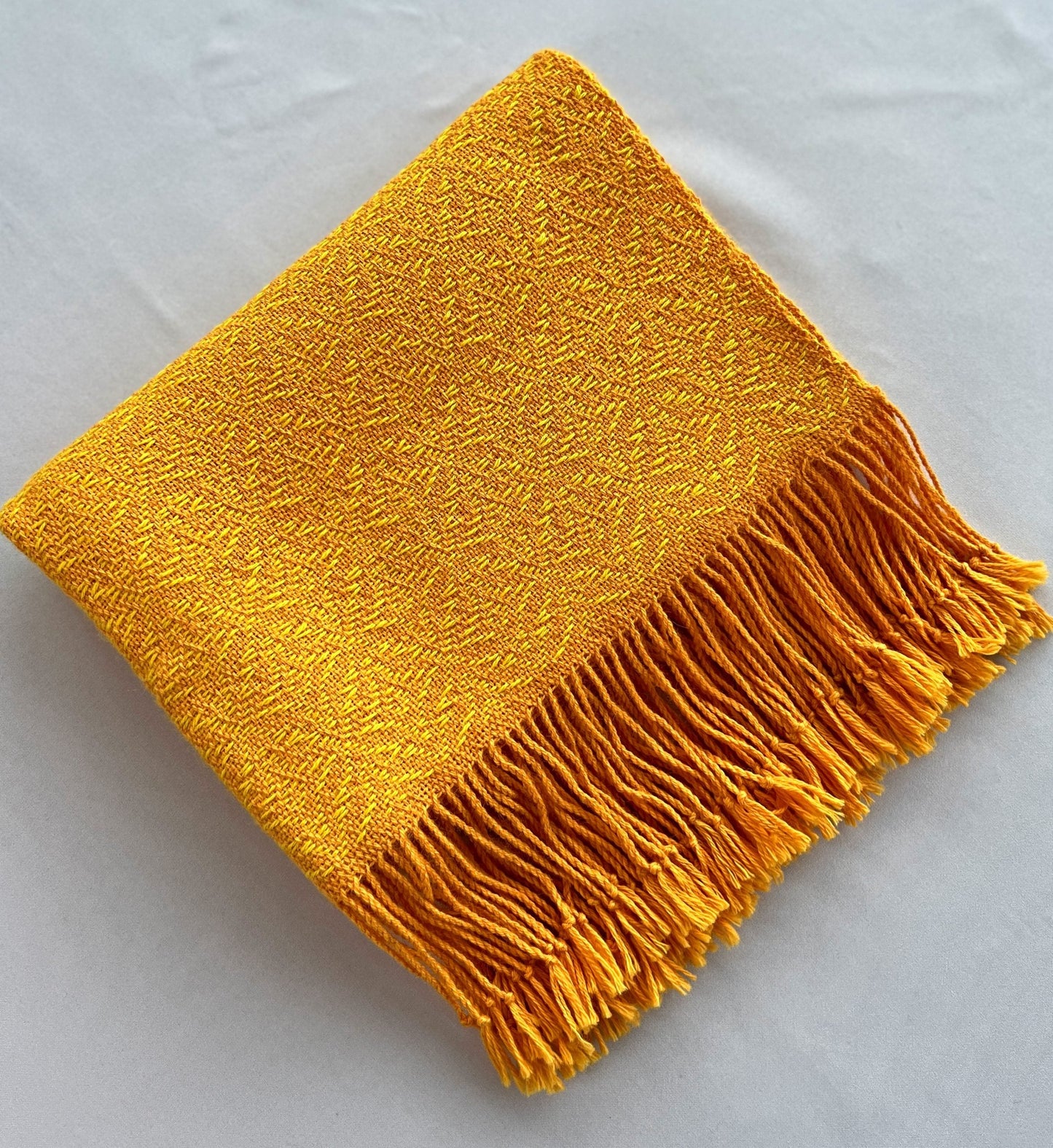WARA XL Shawl in 100% Baby Alpaca (Yellow)