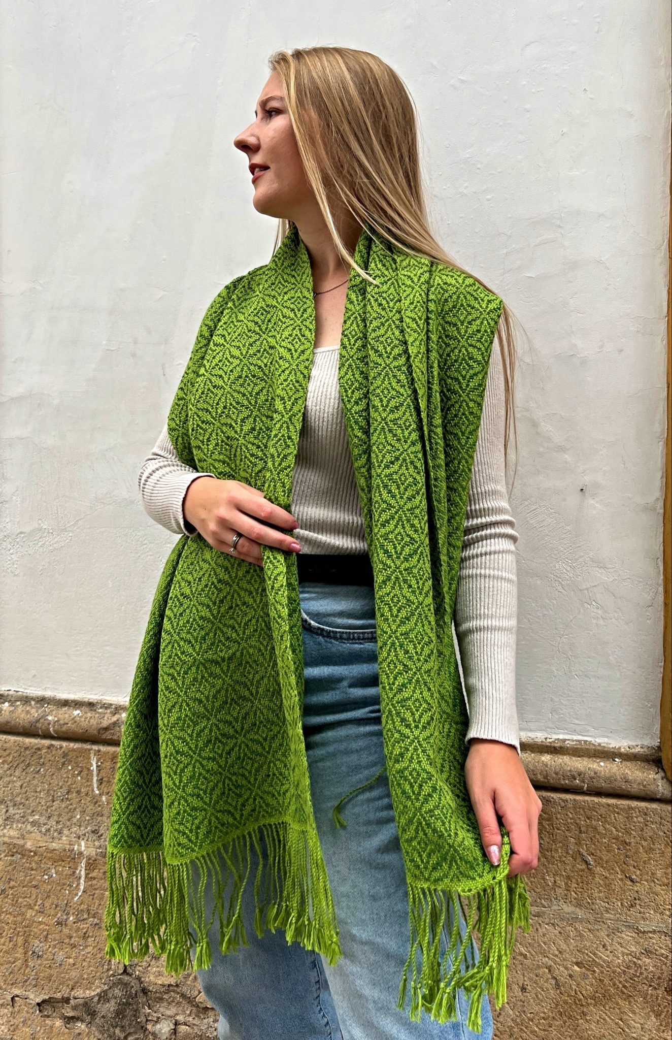 WARA XL Shawl in 100% Baby Alpaca (Green)