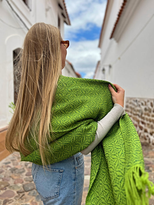 WARA XL Shawl in 100% Baby Alpaca (Green)