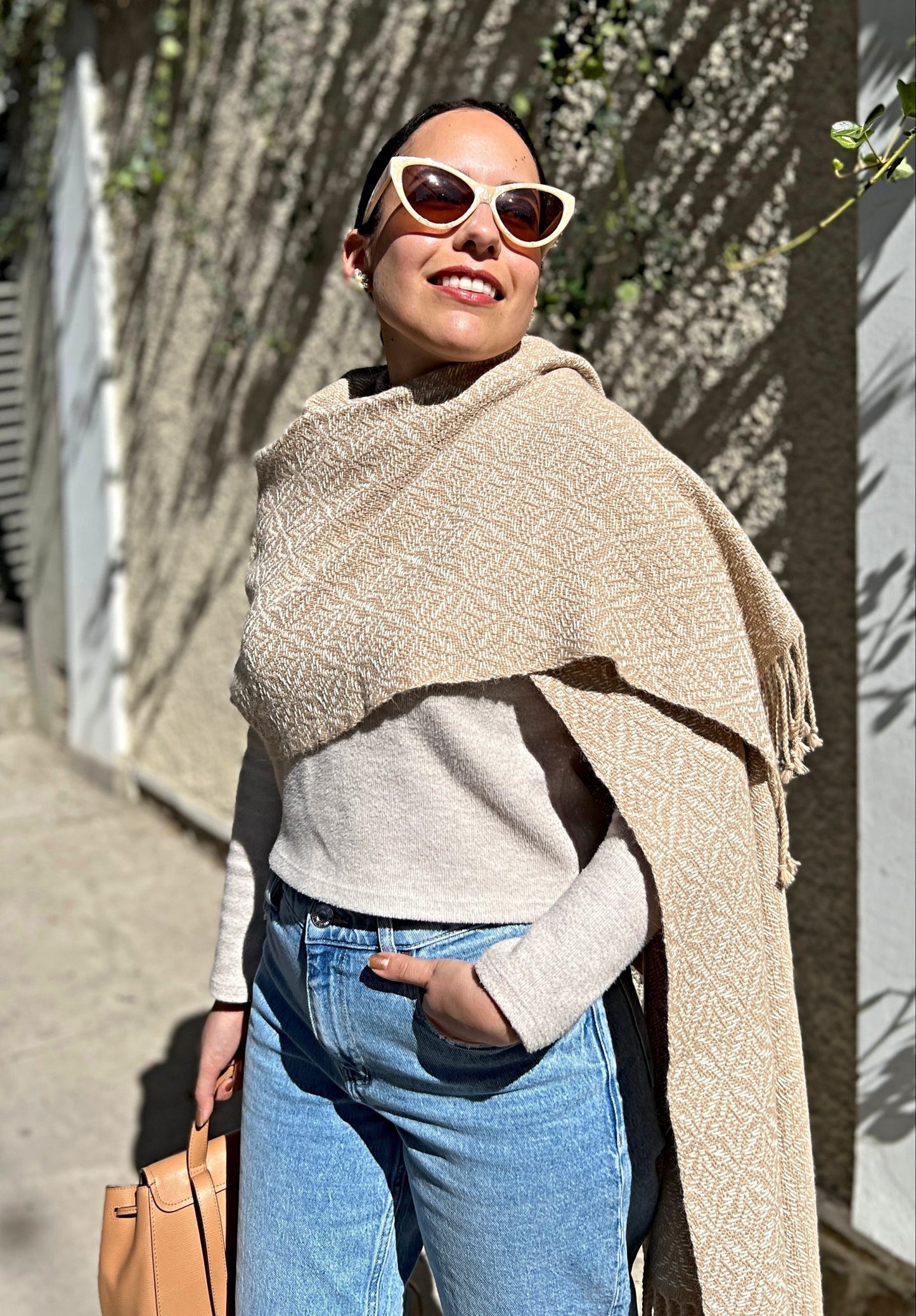 WARA XL Shawl in 100% Baby Alpaca (Beige & White)