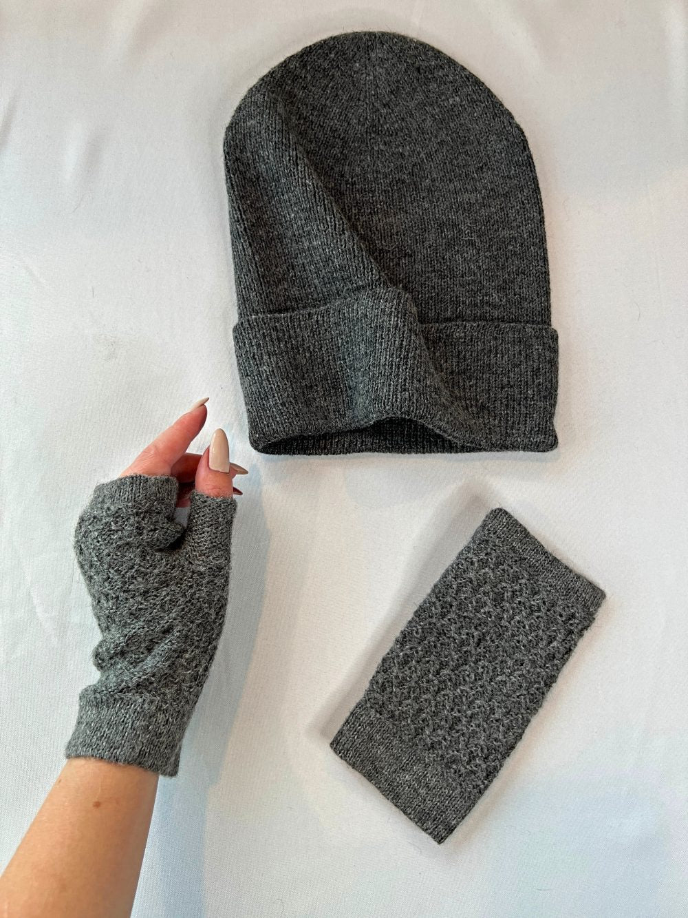 ILLIMANI Beanie in 100% Baby Alpaca wool (Gray)