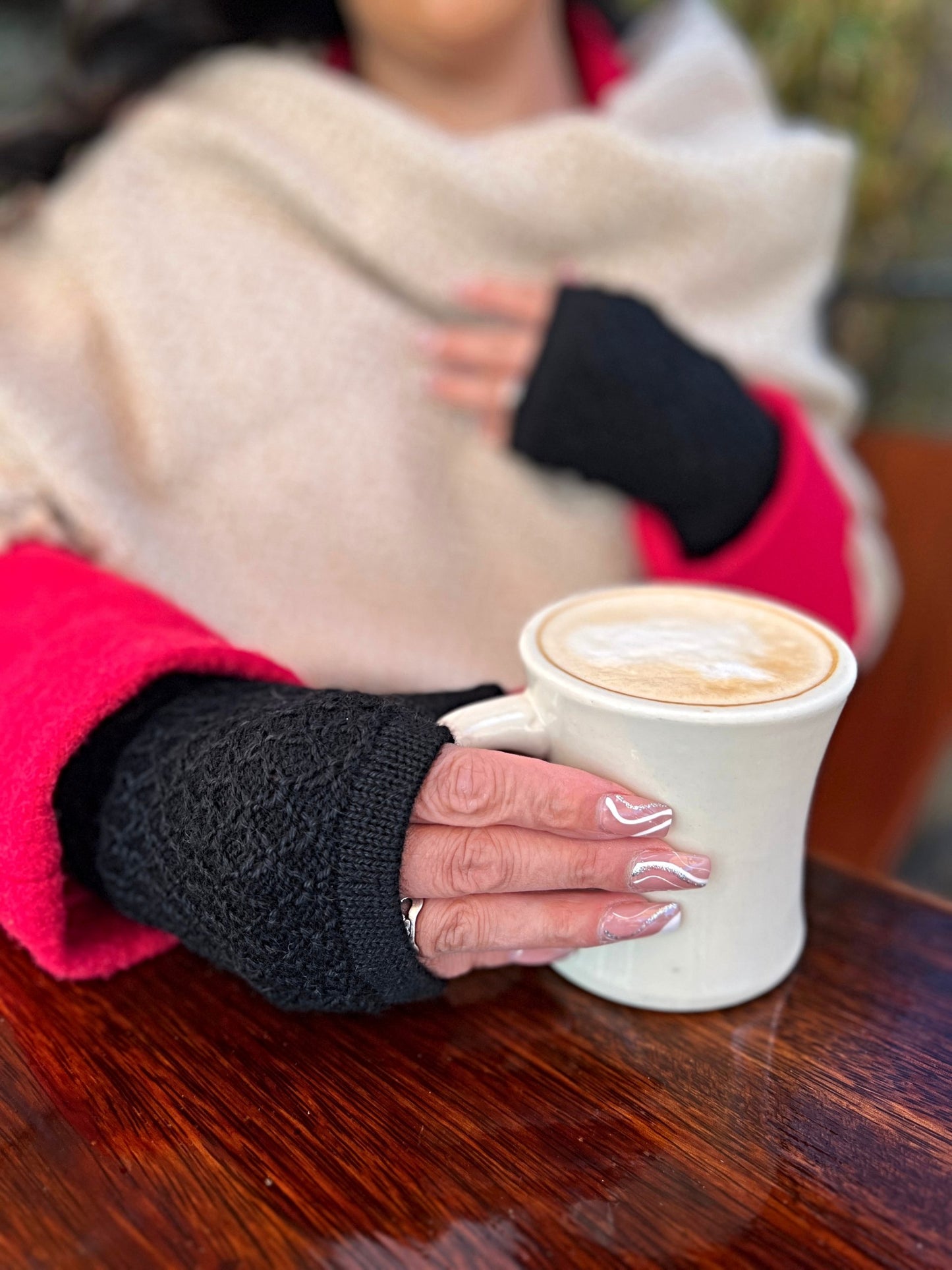 MAKI Fingerless gloves in 100% Baby Alpaca (Black)