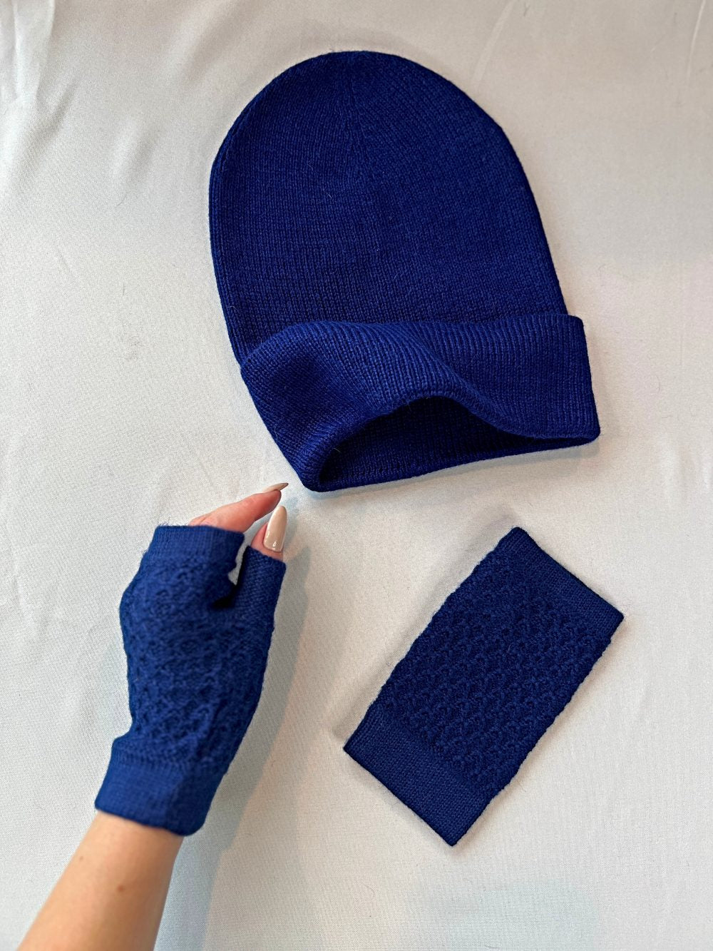 MAKI Fingerless gloves in 100% Baby Alpaca (Blue)